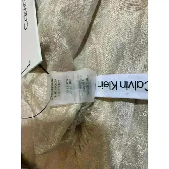 Calvin Klein CK Logo Monogram Cream Rectangle Scarf 26X72 NWT - Picture 5 of 7